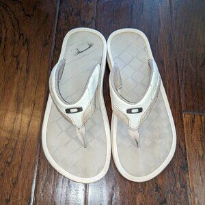 Oakley White & Grey Casual Flip Flops